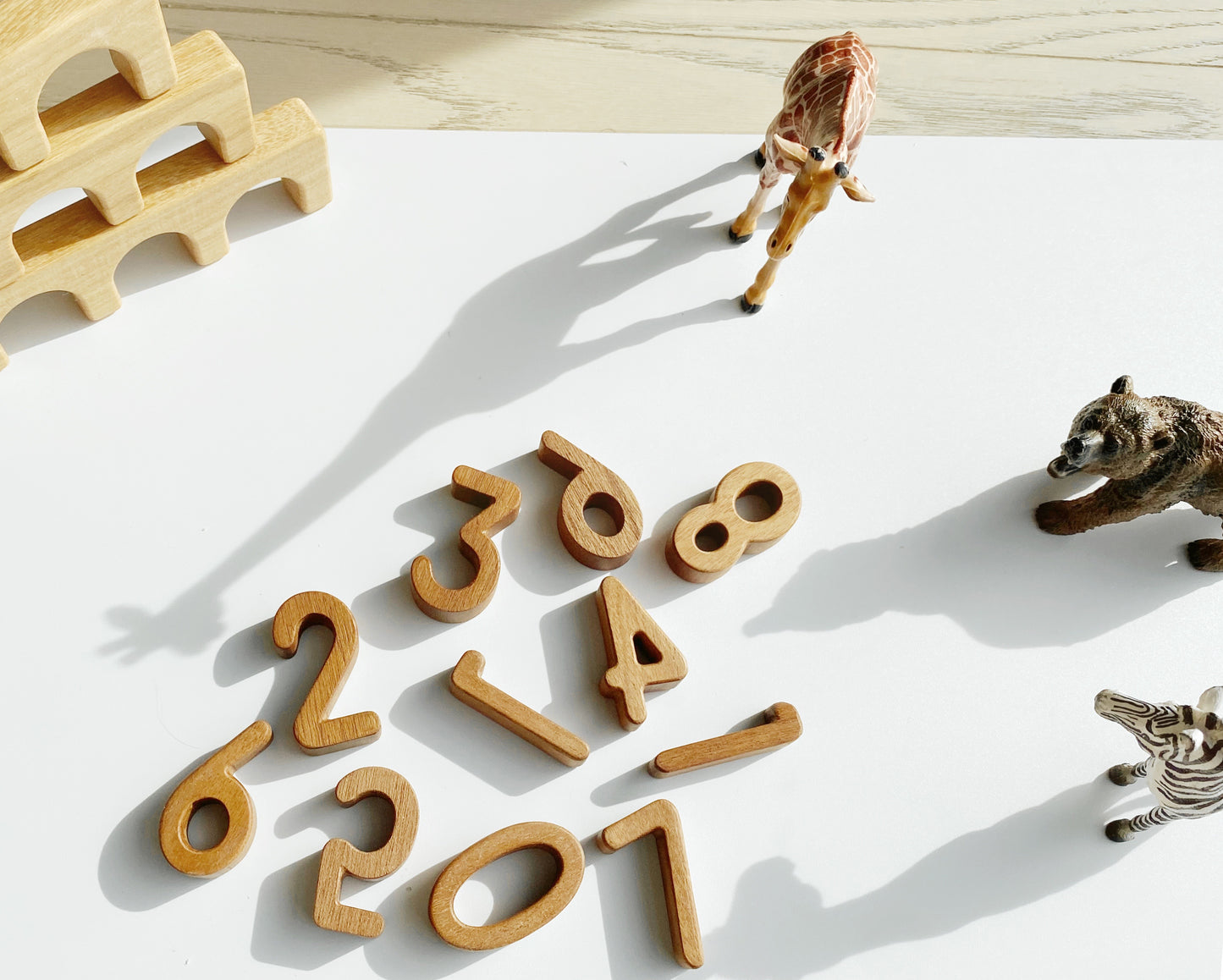 1, 2, 3, 4, 5. The perfect blocks for every budding counter. This set of montessori-inspired moveable numbers introduces the littlest ones to the world of numbers and provides a tactile experience to counting.