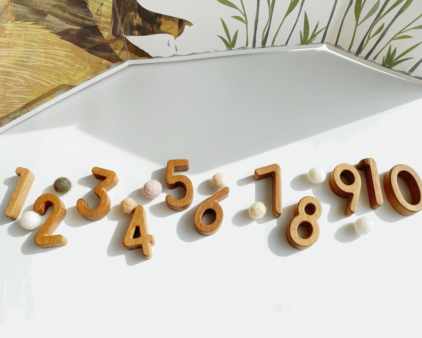 1, 2, 3, 4, 5. The perfect blocks for every budding counter. This set of montessori-inspired moveable numbers introduces the littlest ones to the world of numbers and provides a tactile experience to counting.